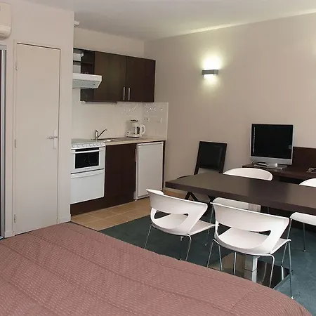 Hotel apartamentowy De Diane -